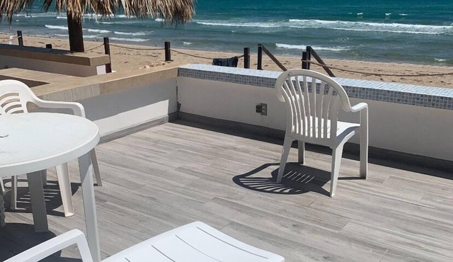Beach Front Condo ❤️ in Peaceful Las Conchas🌴 WiFi, Sleeps 8