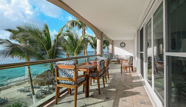 Beachfront in Downtown Cozumel! El Cantil 2BN