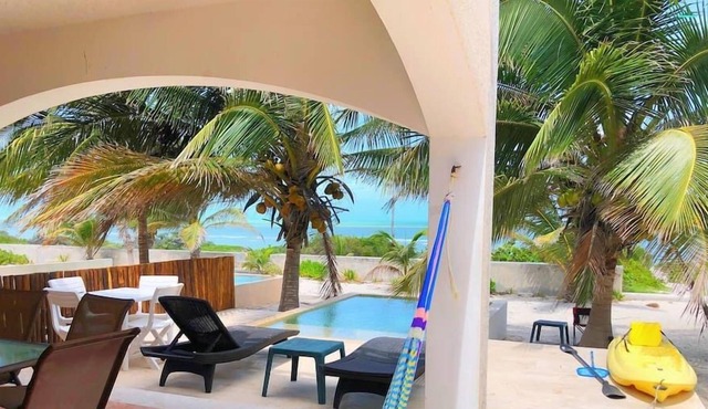 Beachfront 4BDR w/Starlink & Pool in SanBruno