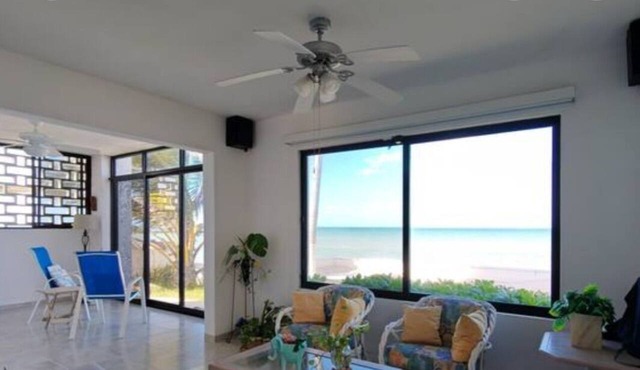Beachfront Apartment | Ground Floor and Pool in Progreso