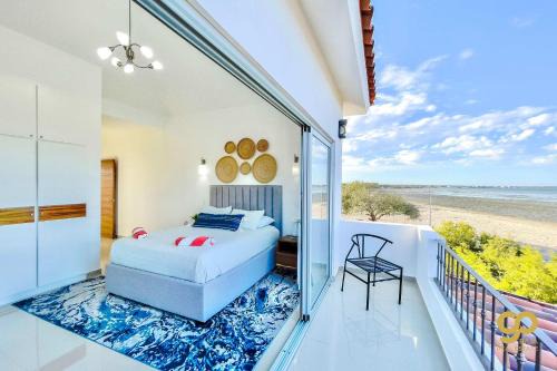 Beachfront Compound, Pool, BBQ, Best for Groups