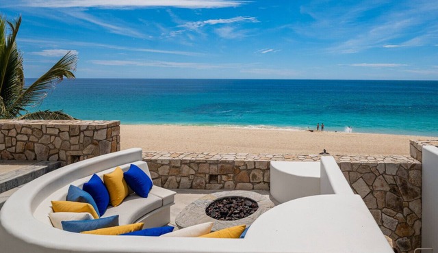Beachfront El Encanto 5 BR Villa