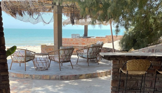 Beachfront Family Paradise 4-Bedroom House
