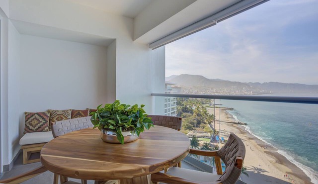 Beachfront Luxury | Ocean Views | Pools & Jacuzzi