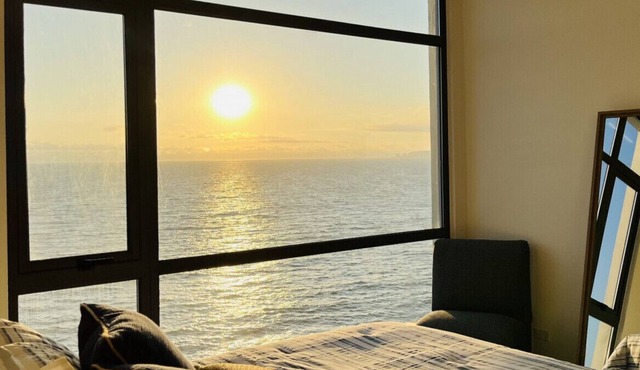 Beachfront Luxury Seaside Condo + Pool & Jacuzzi