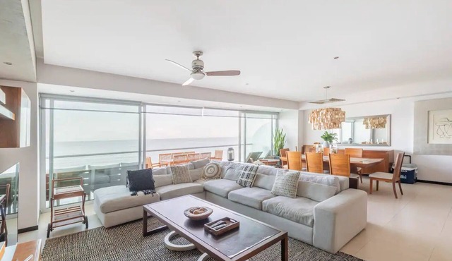 Beachfront Peninsula PV 8th Floor