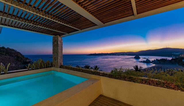 Beachfront Penthouse W/Amazing Views