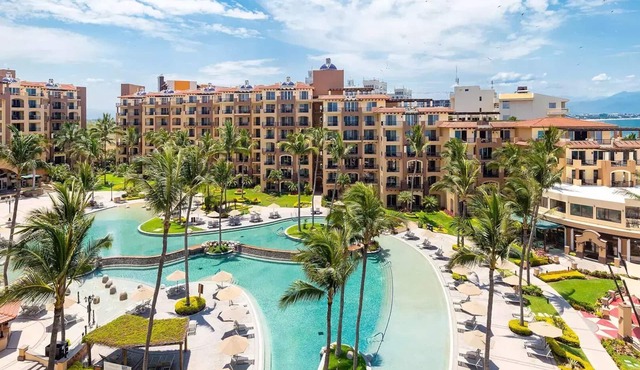 Beachfront Resort w/Luxurious Amenities-Villa Del Palmar Flamingos Resort & Spa