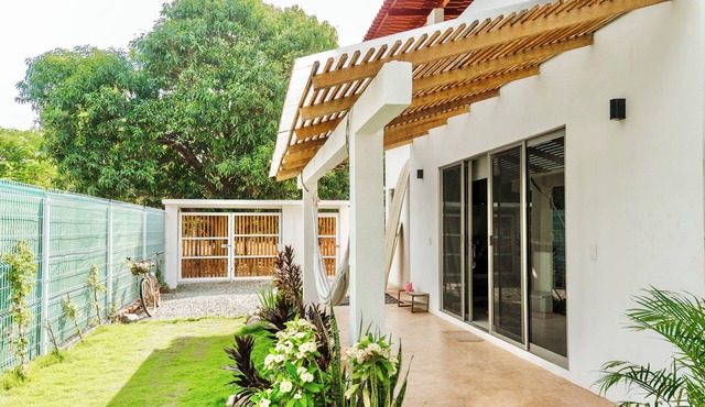 Beautiful 1 bedroom house with swimming pool near the beach and surf spot