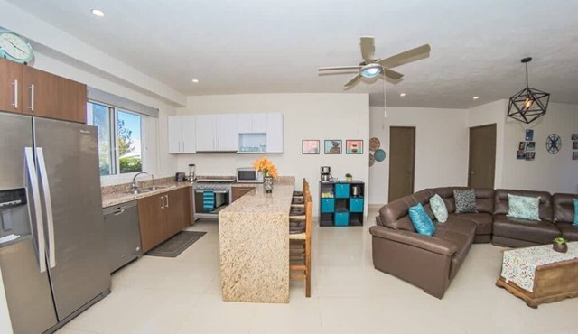 Beautiful 3B/2Ba Spacious Ground Corner Condo!