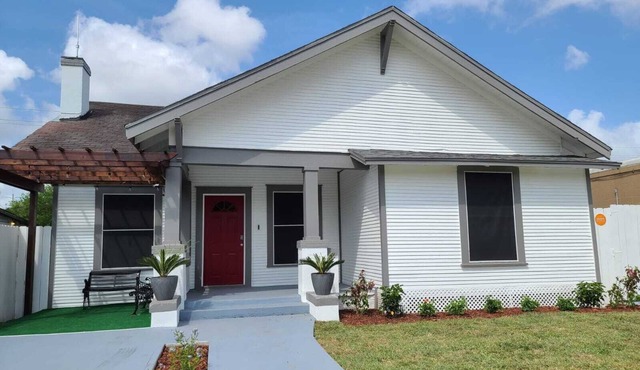 Beautiful 3BR&2BA House located in the Historic part of Brownville-SPI-SpaceX-MX