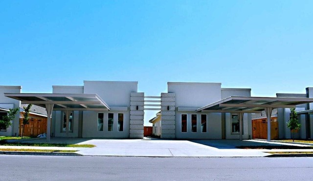 Beautiful apartment 9 min to Mercedes outlets