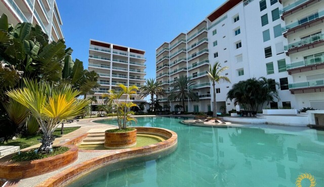 beautiful apartment with views of the marina by Gpsrentas