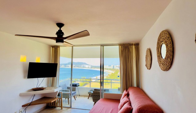 Beautiful Beachfront Residence with Stunning Ocean Views!