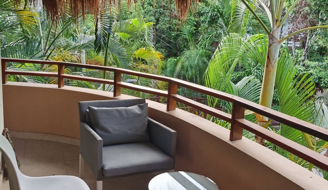 beautiful condo with pool
