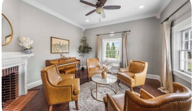 Beautiful Home in Historic Downtown Clinton in Clinton