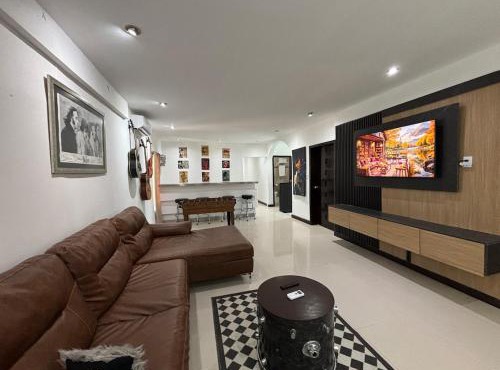 Beautiful large central house 500Mbps WiFi