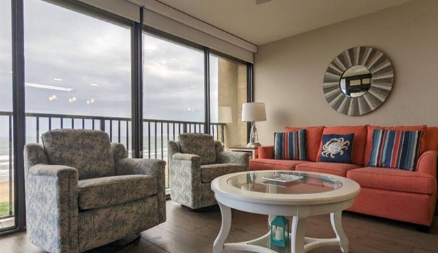 Beautifully Remodeled Condo in the Perfect Beachfront Location