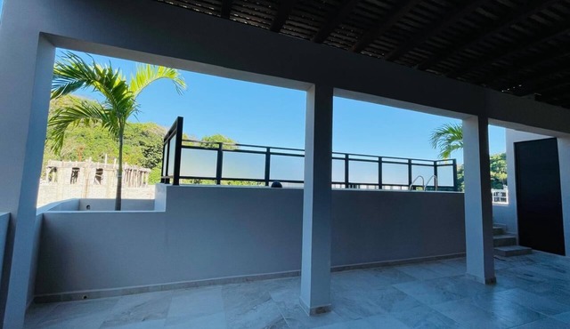 Bi-Aura Loft Modern Wellness in paradise - Rooftop Pool - Near Santa Cruz Bay