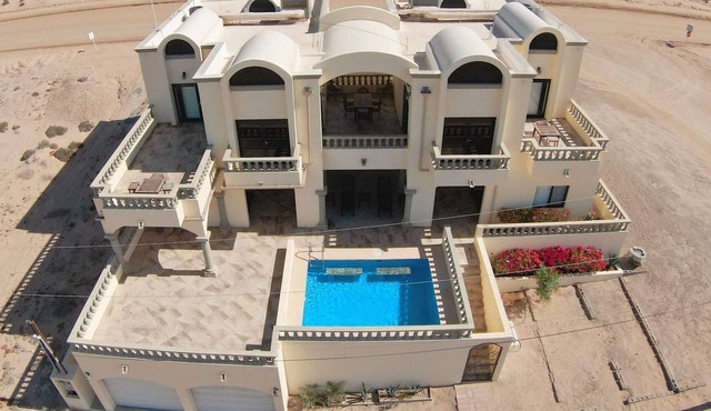 Big Home in Las Conchas with Pool Hacienda de Solis