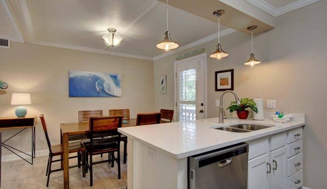 Bill's Beach Bungalow | East Beach Condo Near Pier Village | St. Simons Island in Saint Simons Island