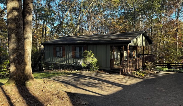 Bledsoe Bungalow -Green Acres in Mount Airy