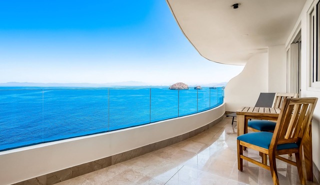 Blue Horizon 902 in Puerto Vallarta | Ocean View