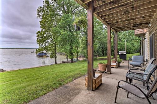 Boat Dock & Fire Pit: 'Sunset Cove' Lakefront Gem in Jay