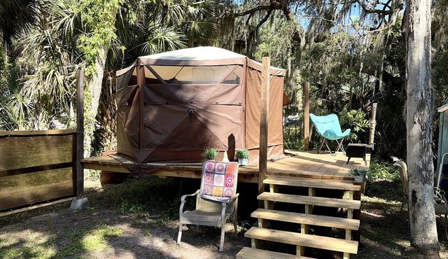 Boho Waterside Glamping Tent for a Florida Getaway in Sevilla