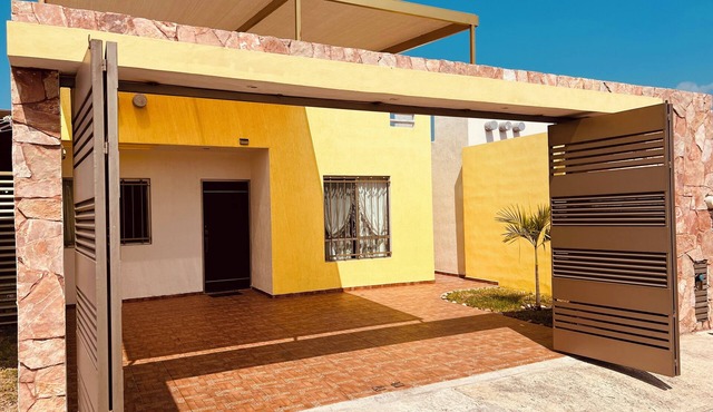 Bonita Casa Vacacional en Las Americas, Mérida