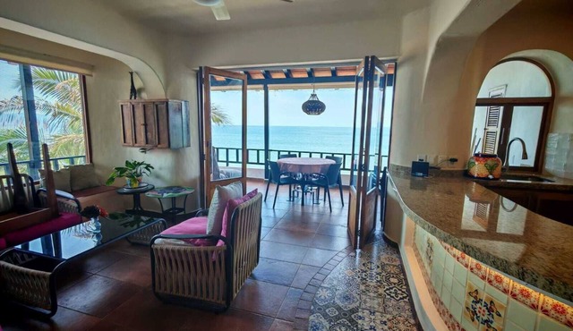 Breathtaking .Oceanfront Corner In The Heart Of Centro