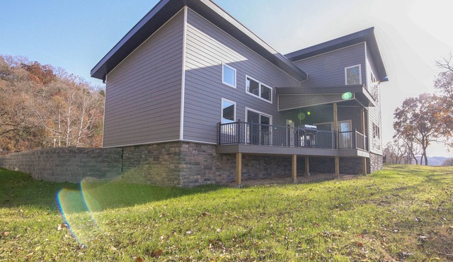 Bright Cotter Vacation Rental w/White River Views in Cotter