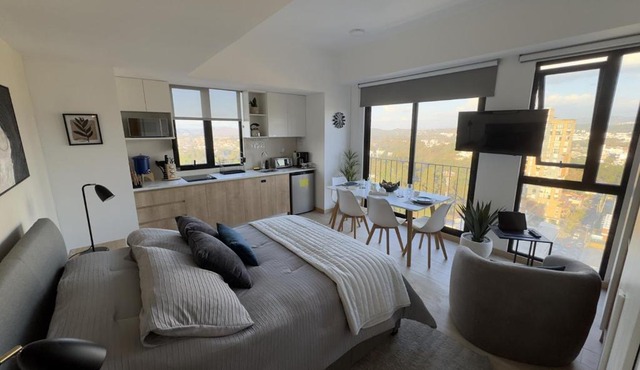 Bright Loft in the Heights with Panoramic View