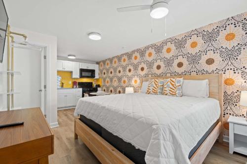 Bright & Modern Studio Pet Approved in Myrtle Beach