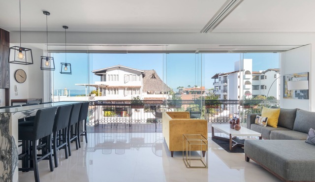 Bright Pier57 Corner Unit Ocean View Romantic Zone