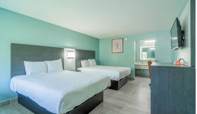Budget-Friendly 2 Queen Beds Near Harlingen Attractions