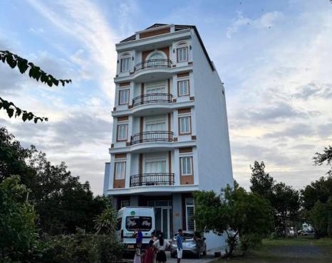 Cơ sở 2 - Hà Hùng Panorama Hotel Cho thuê nhà nguyên căn 3 phòng ngủ và bếp gần chợ đêm