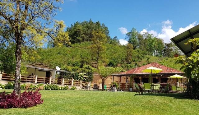 Cabaña completa en granja familiar Li´Kanti