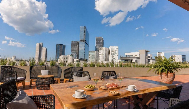 Cama King · rooftop bar · Country Club Guadalajara · limpieza diaria
