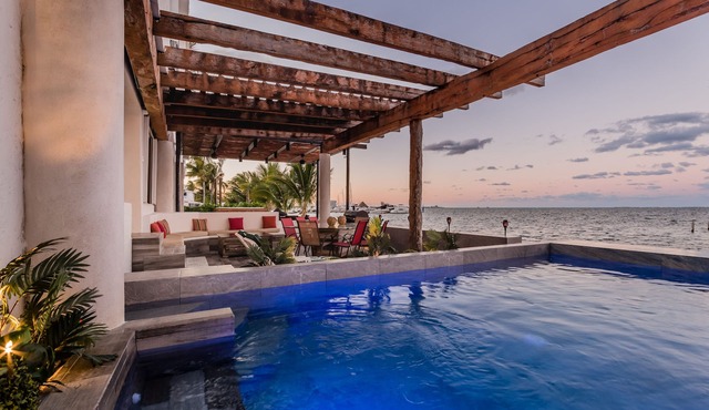 Cancun - Beach front Residence with Private Pool - Hotel Zone