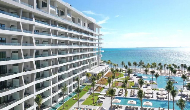 Cancun - Luxurious 3 Bedroom Penthouse Loft - Sleeps 8
