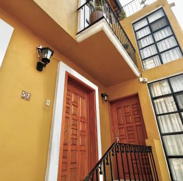 Casa Amarilla