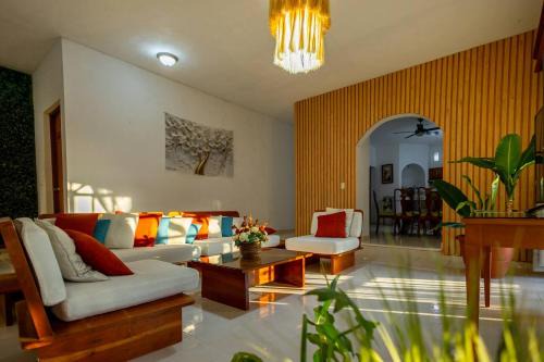 Casa Amplia, 7 Hab con Alberca, Gym y Terraza
