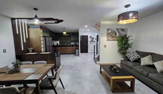 Casa Angulo. 8 Guest Gated Home in Viñedos Del Mar