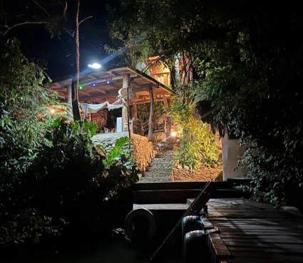 casa colibri cañón de rio dulce