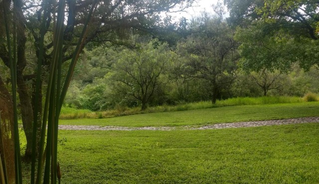 Casa de campo, a 3 minutos de Africam Safari.