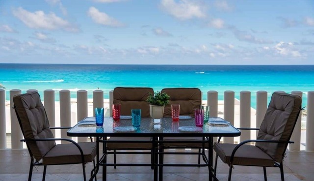 Casa de Playa | 3BR | Beachfront Residence w/Pool