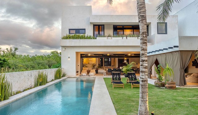 Casa Del Viento 5-bedroom villa in peaceful Puerto Aventuras with WiFi, AC