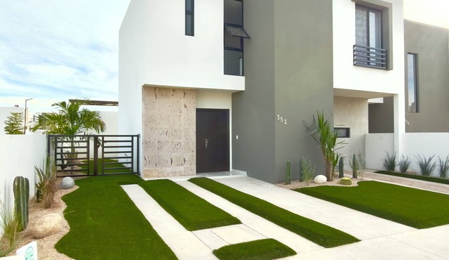 Casa Guacamaya Azul | Corner Home with Clubhouse and Pool Access