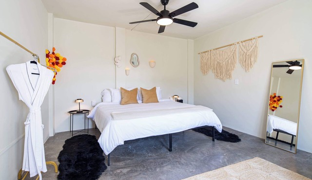 Casa Lumos - Minimalist Comfort Suites in Centro Historico